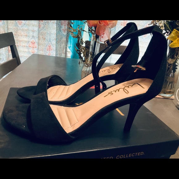 Lulus style Lover size 5.5. Only worn for maybe 3 hours - Picture 4 of 5